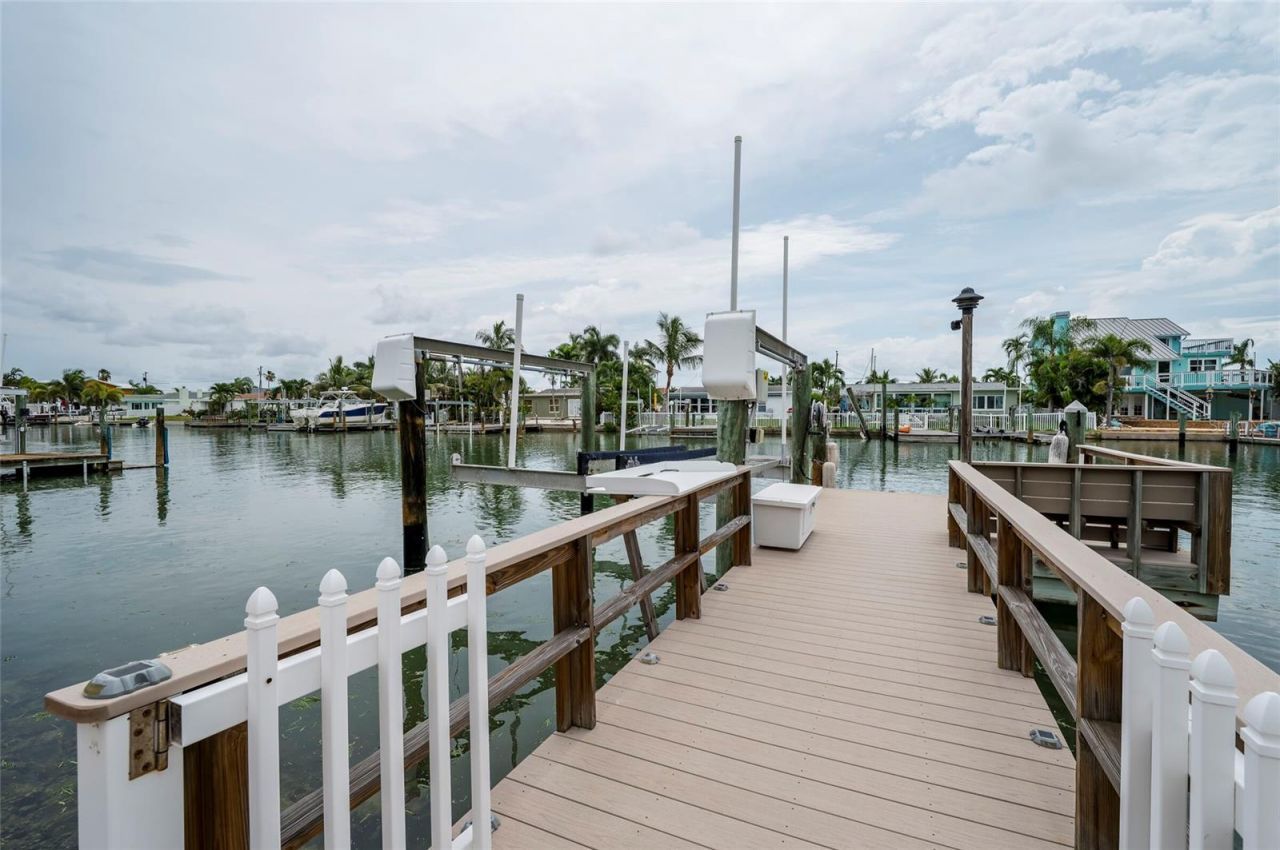 541 Crystal Drive, Madeira Beach, FL 33708 Photo