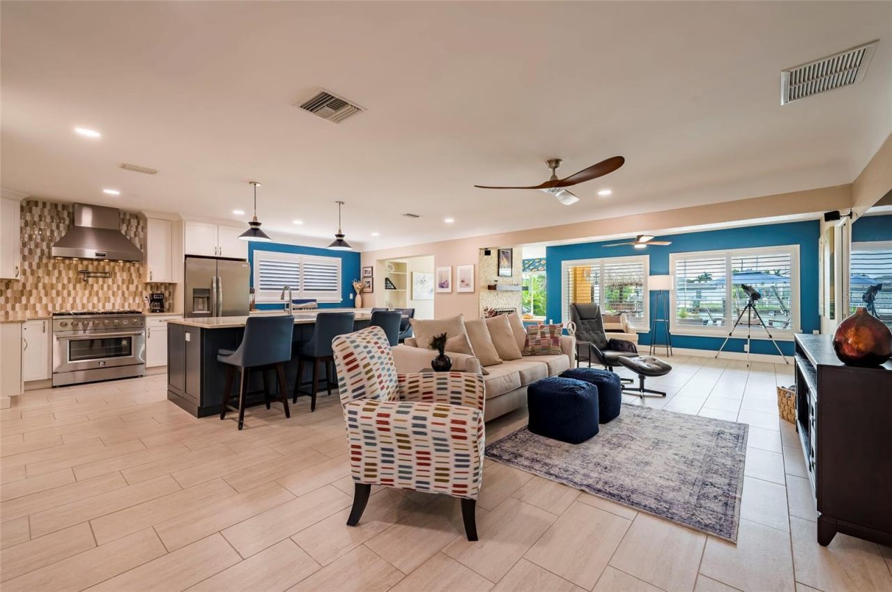 541 Crystal Drive, Madeira Beach, FL 33708 Photo