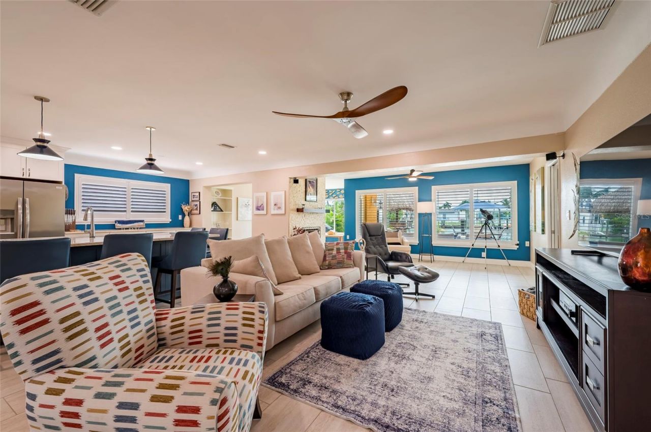 541 Crystal Drive, Madeira Beach, FL 33708 Photo