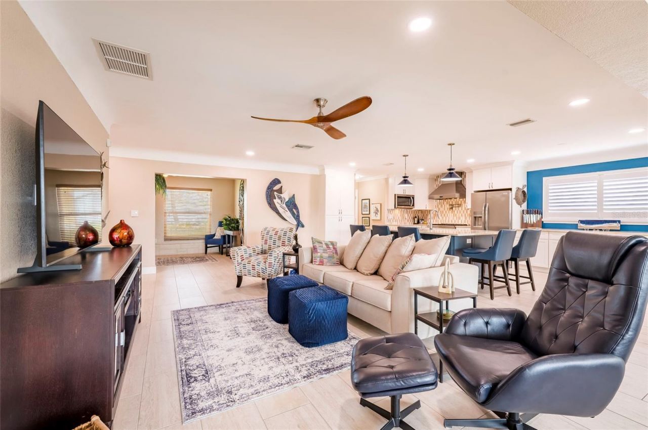541 Crystal Drive, Madeira Beach, FL 33708 Photo
