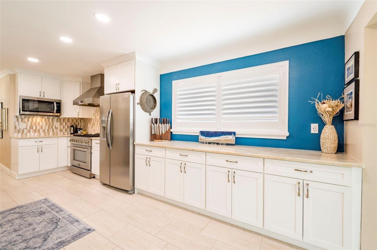 541 Crystal Drive, Madeira Beach, FL 33708 Photo