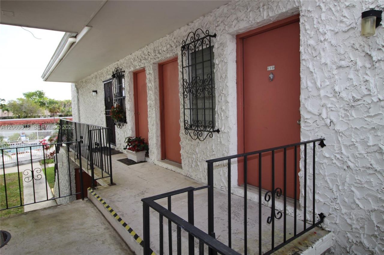 8701 SW 141st St , Unit K6, Palmetto Bay, FL 33176 Photo