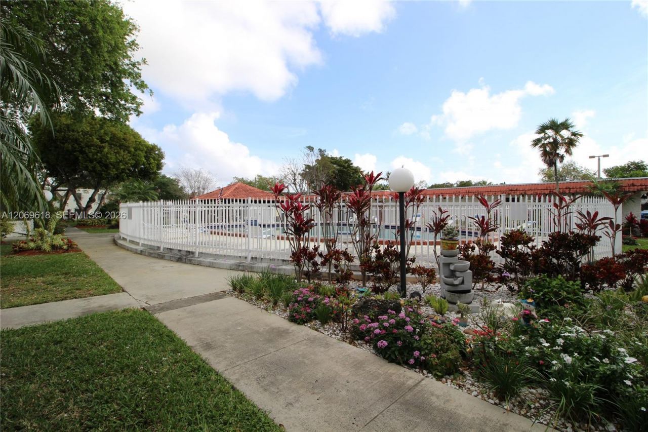 8701 SW 141st St , Unit K6, Palmetto Bay, FL 33176 Photo
