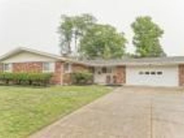 454 Rising Hill Drive, Fairborn, OH 45324