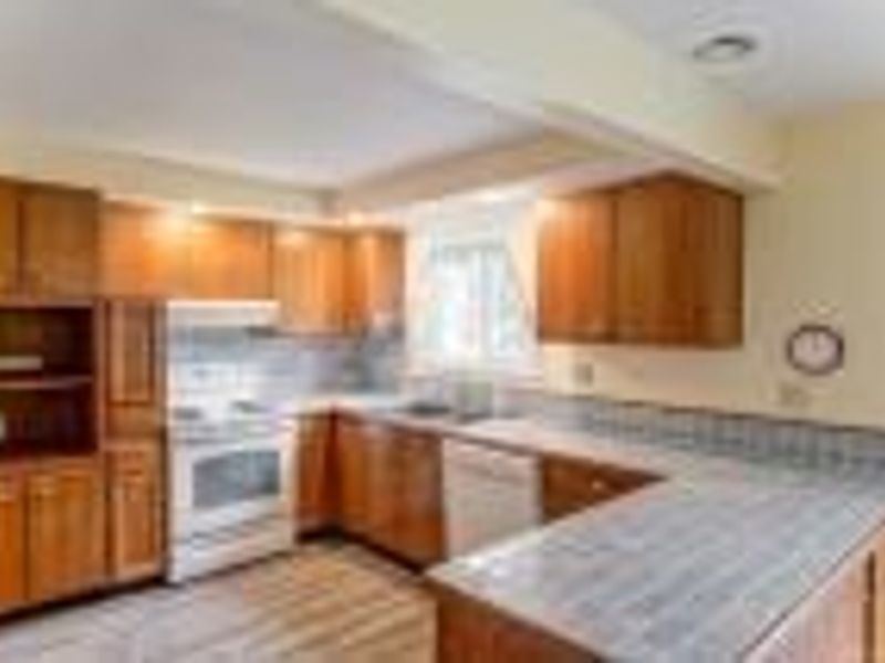 454 Rising Hill Drive, Fairborn, OH 45324 Photo 3