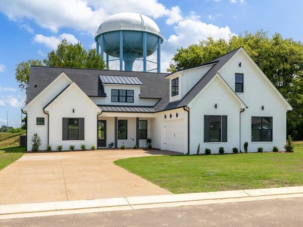2299 CHEROKEE TRL, Dyersburg, TN 38024