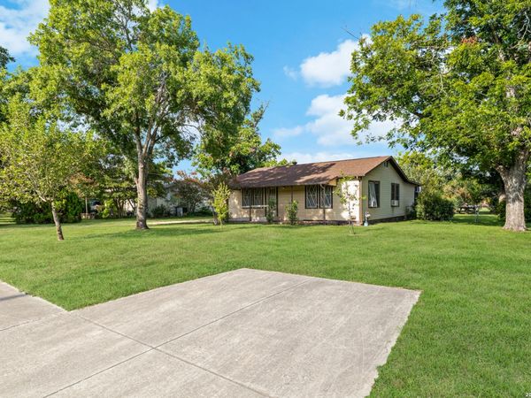 2520 Jupe Dr, San Antonio, TX 78222