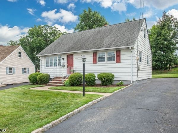 11 Susan Ct, Clifton, NJ 07012
