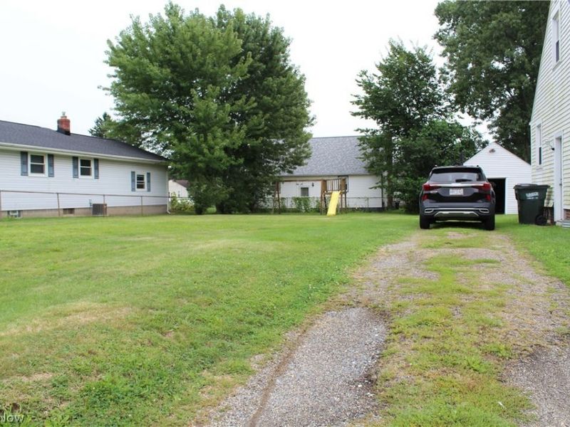 224 Pennsylvania Avenue, Louisville, OH 44641 Photo 2