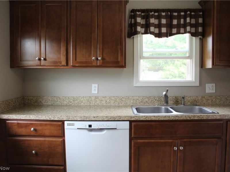 224 Pennsylvania Avenue, Louisville, OH 44641 Photo 7