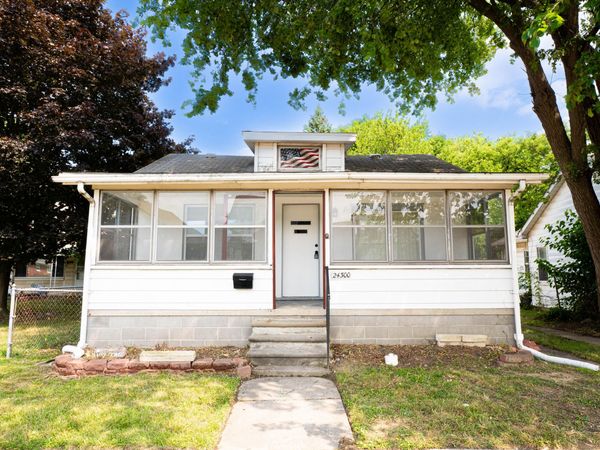 24300 Melrose Avenue, Eastpointe, MI 48021