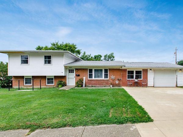 52 Fieldpoint Road, Heath, OH 43056