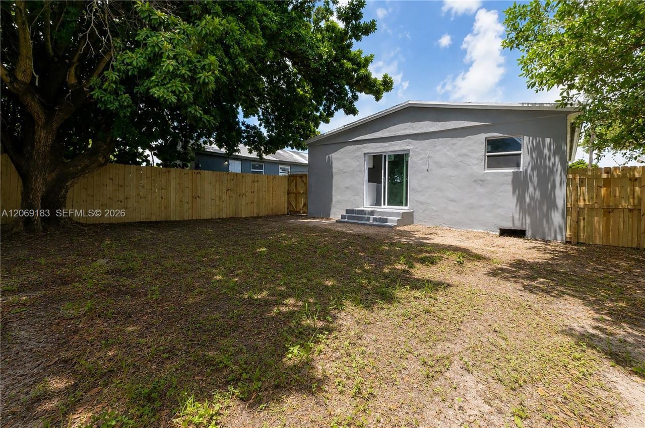 1780 NW 73rd St, Miami, FL 33147 Photo