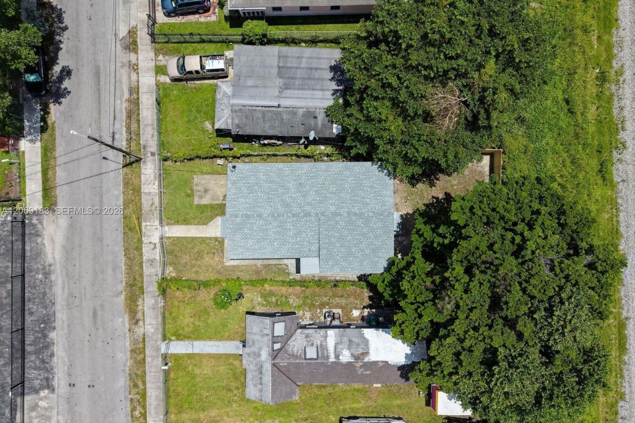 1780 NW 73rd St, Miami, FL 33147 Photo