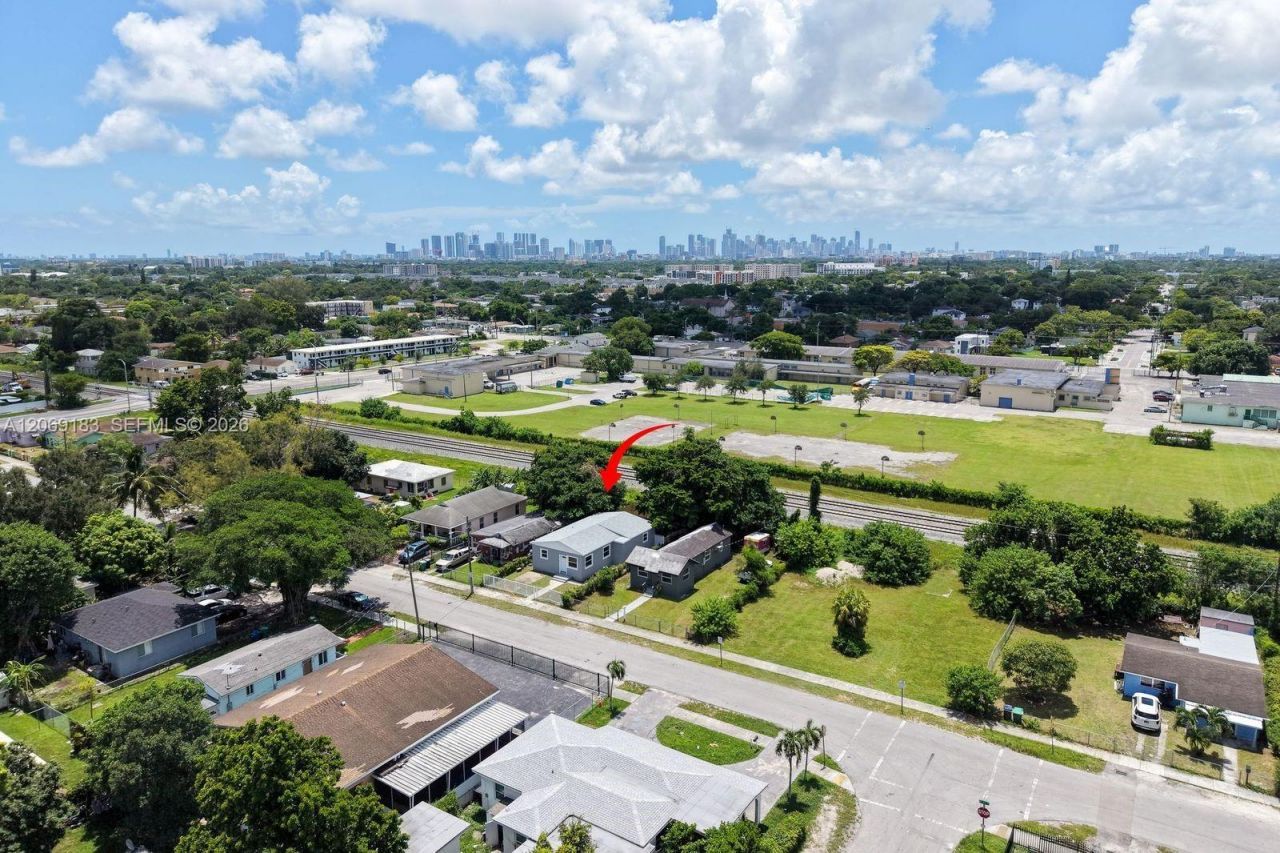 1780 NW 73rd St, Miami, FL 33147 Photo