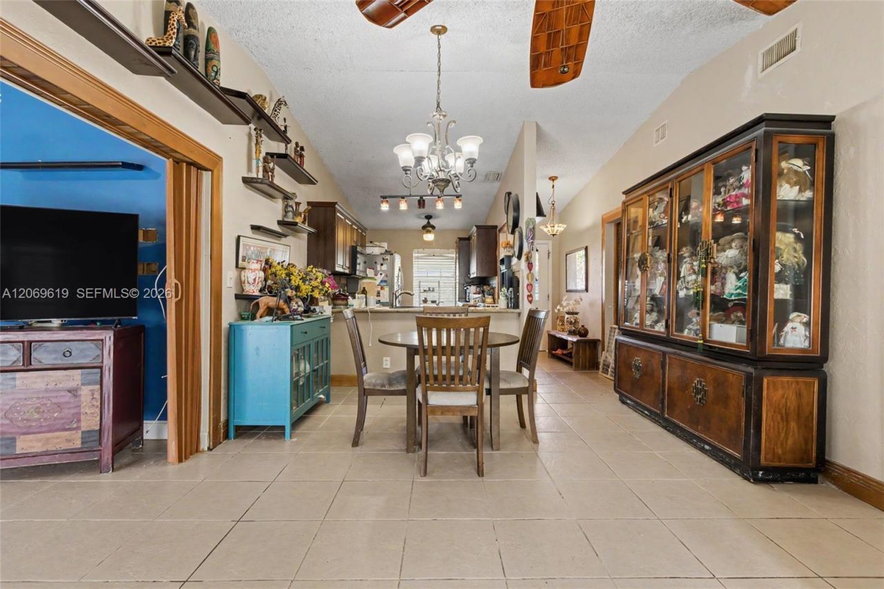 5510 S Lakewood Cir S , Unit A, Margate, FL 33063 Photo
