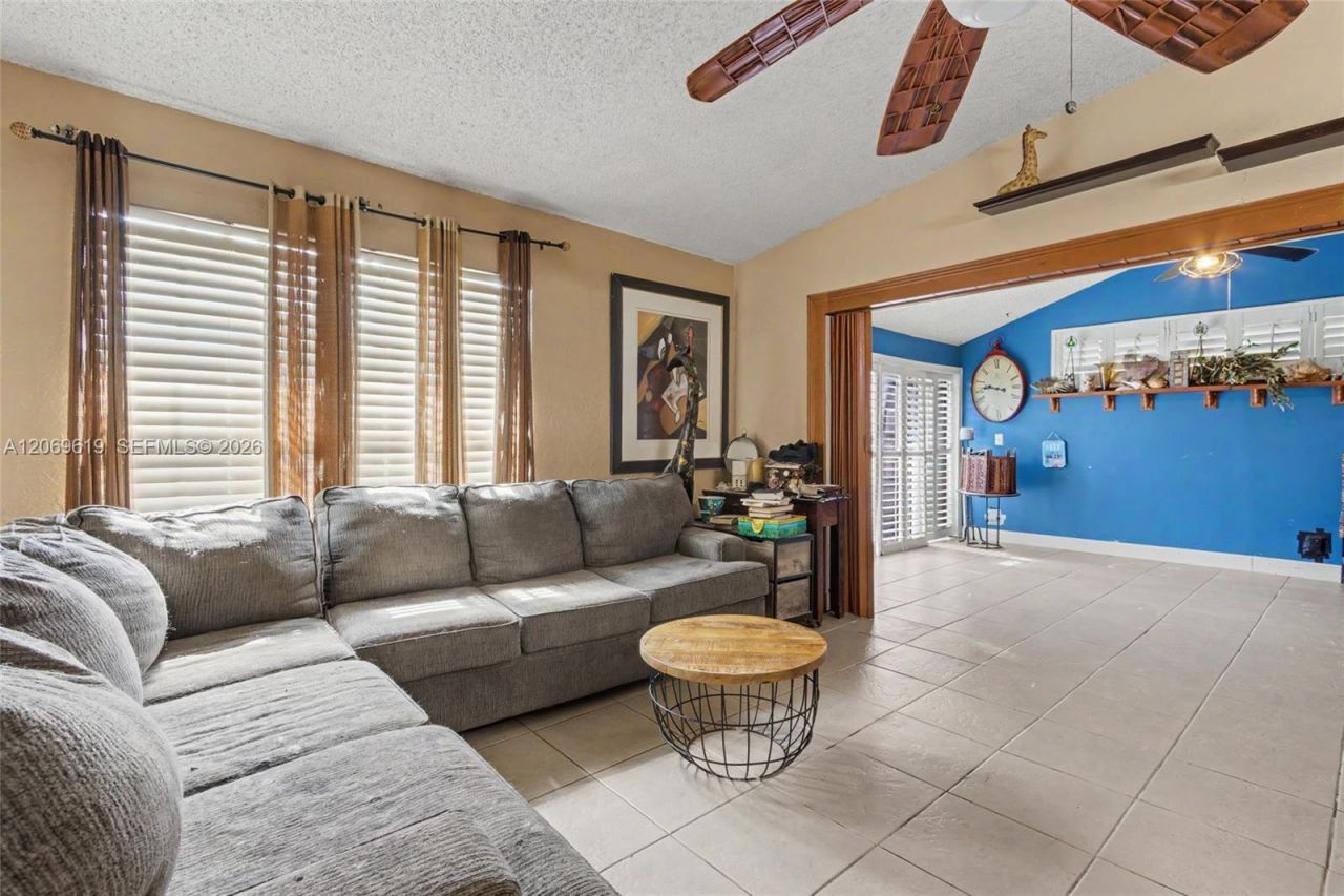 5510 S Lakewood Cir S , Unit A, Margate, FL 33063 Photo