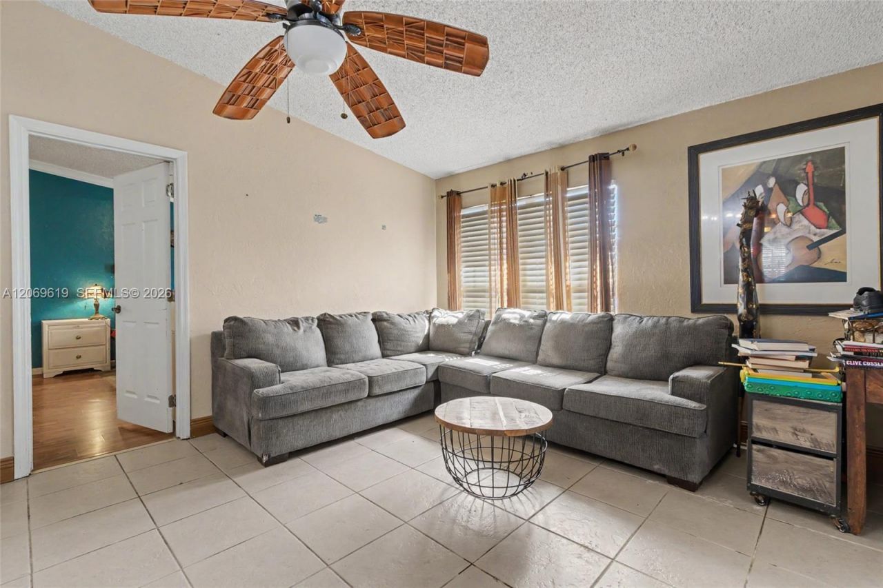 5510 S Lakewood Cir S , Unit A, Margate, FL 33063 Photo