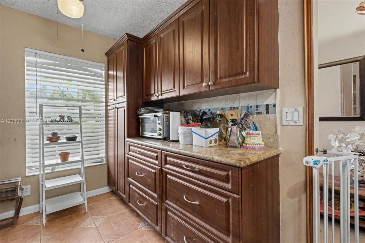 5510 S Lakewood Cir S , Unit A, Margate, FL 33063 Photo