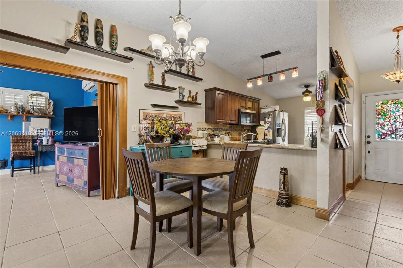 5510 S Lakewood Cir S , Unit A, Margate, FL 33063 Photo