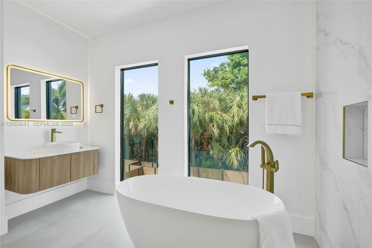 1821 NE 26th Ave, Fort Lauderdale, FL 33305 Photo