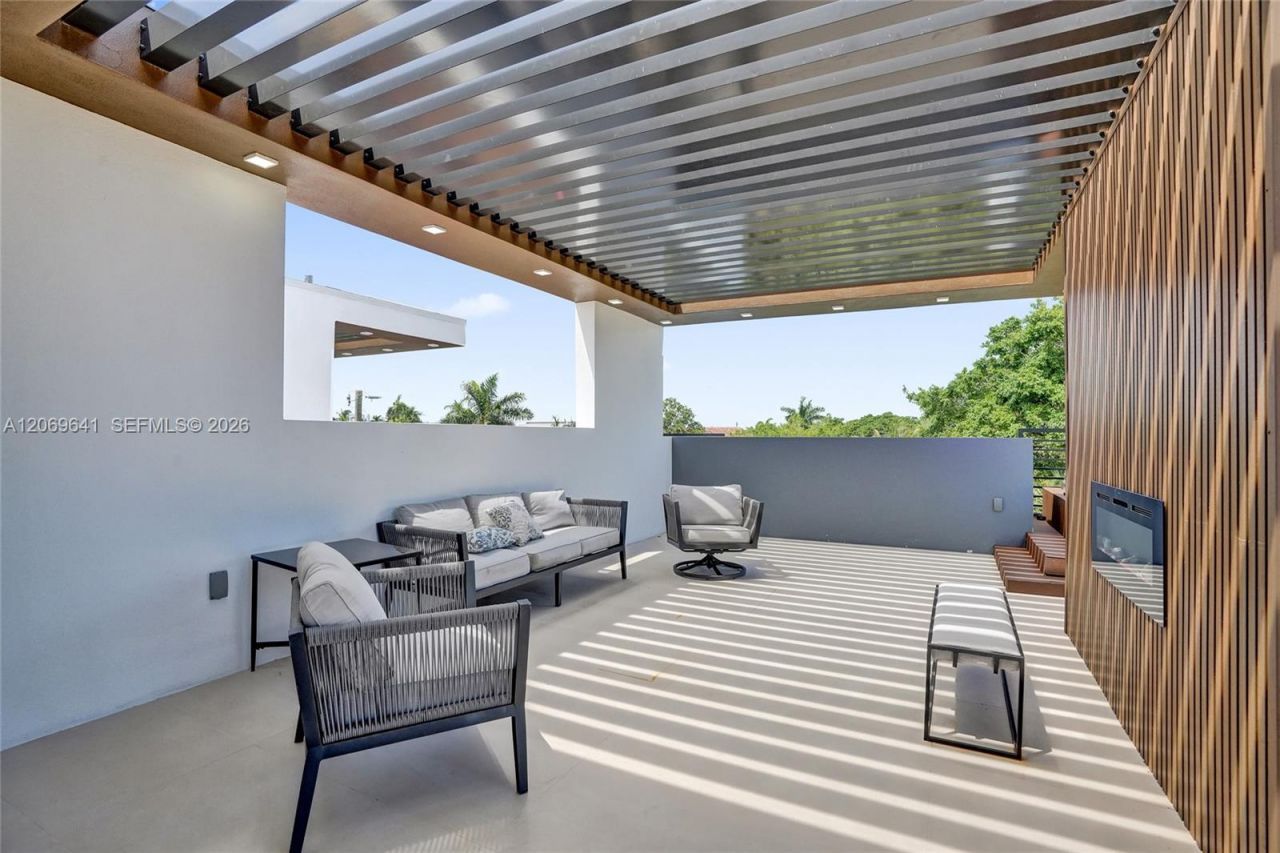 1821 NE 26th Ave, Fort Lauderdale, FL 33305 Photo