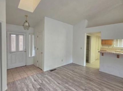 991 Sunnycrest Drive, Carson City, NV 89705 Photo
