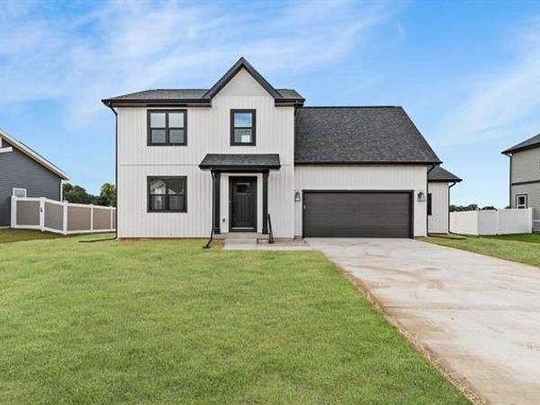 10423 N Stone Barn Drive, Milton, WI 53563