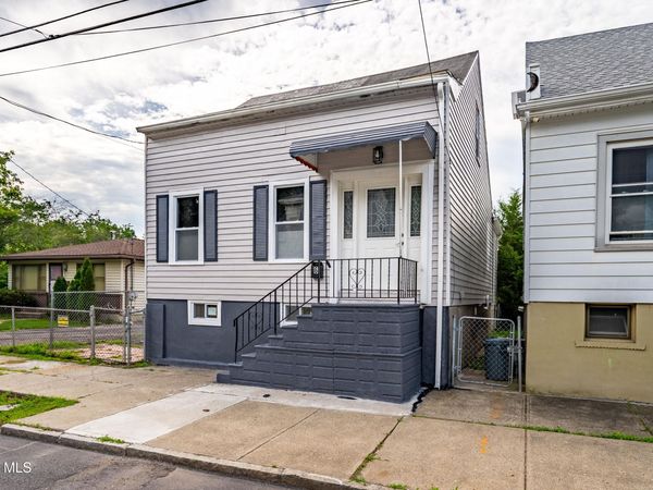 6 Garden Street, Albany, NY 12209