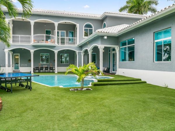 12141 Walsh Blvd , Miami, FL 33184