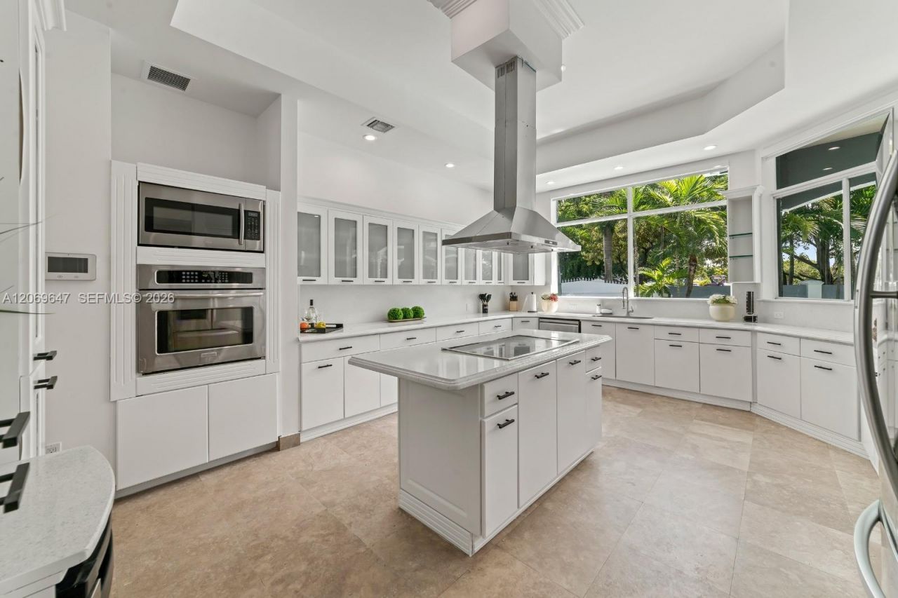 12141 Walsh Blvd , Miami, FL 33184 Photo