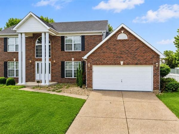 305 Highgrove Place Drive, O'Fallon, MO 63366
