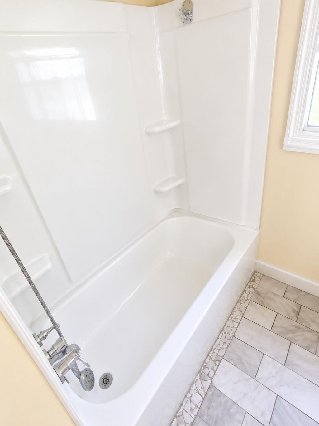 102 Gilbert Drive Photo 10