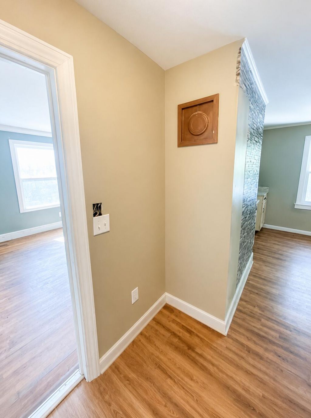 102 Gilbert Drive Photo 11