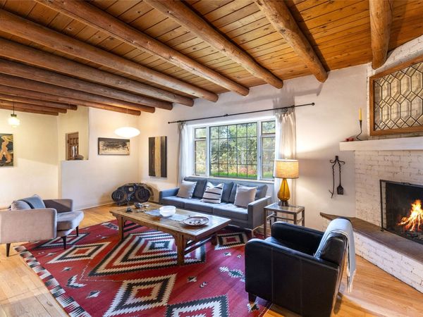 616 Camino Rancheros , Santa Fe, NM 87505