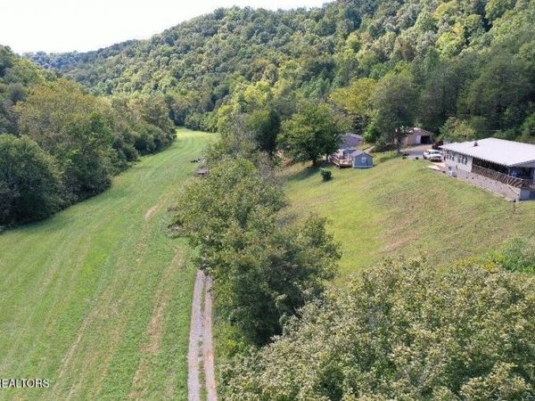 1418 Gulley River Rd, Harrogate, TN 37752