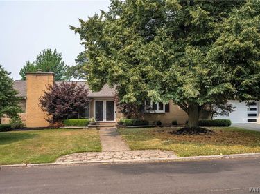10 Randwood Lane, Buffalo, NY 14216