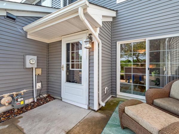 493 Marshland Trail, Chanhassen, MN 55317