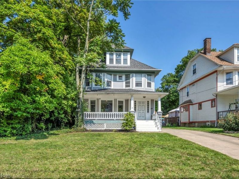 1659 Lee Road, Cleveland, OH 44118 Photo 1