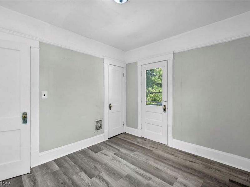 1659 Lee Road, Cleveland, OH 44118 Photo 23