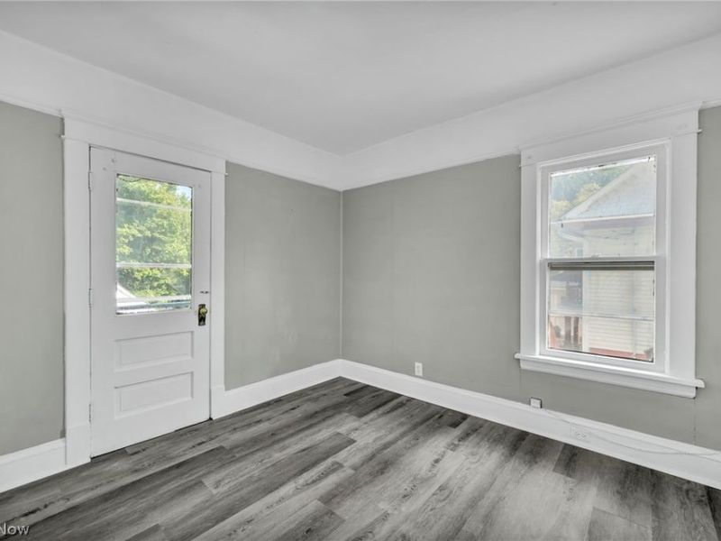 1659 Lee Road, Cleveland, OH 44118 Photo 24