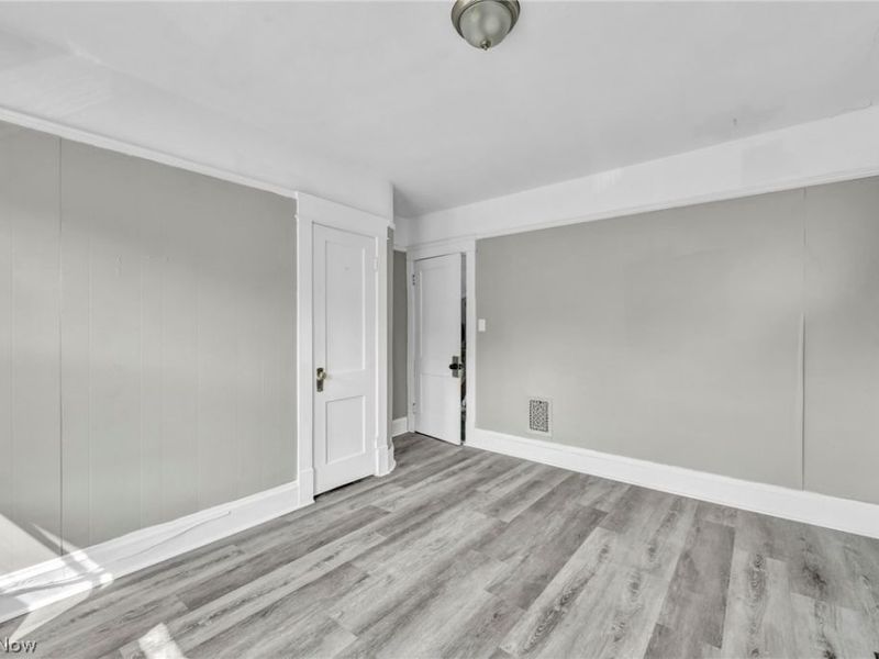 1659 Lee Road, Cleveland, OH 44118 Photo 30
