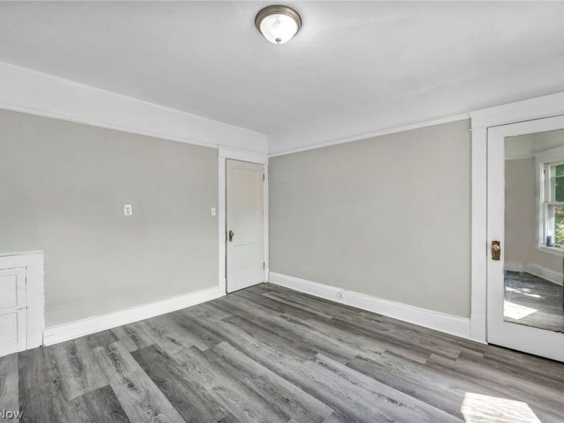 1659 Lee Road, Cleveland, OH 44118 Photo 32
