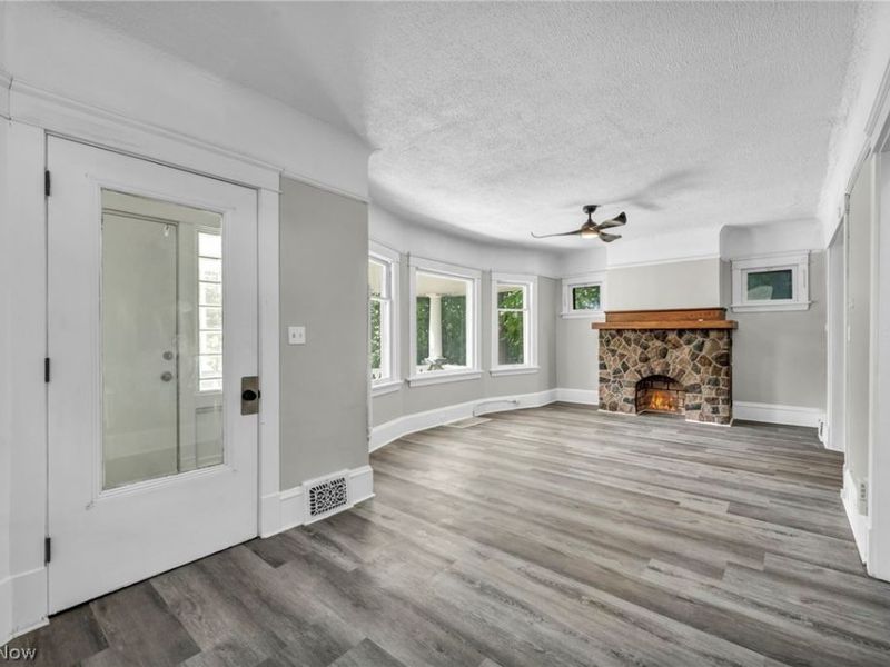 1659 Lee Road, Cleveland, OH 44118 Photo 4