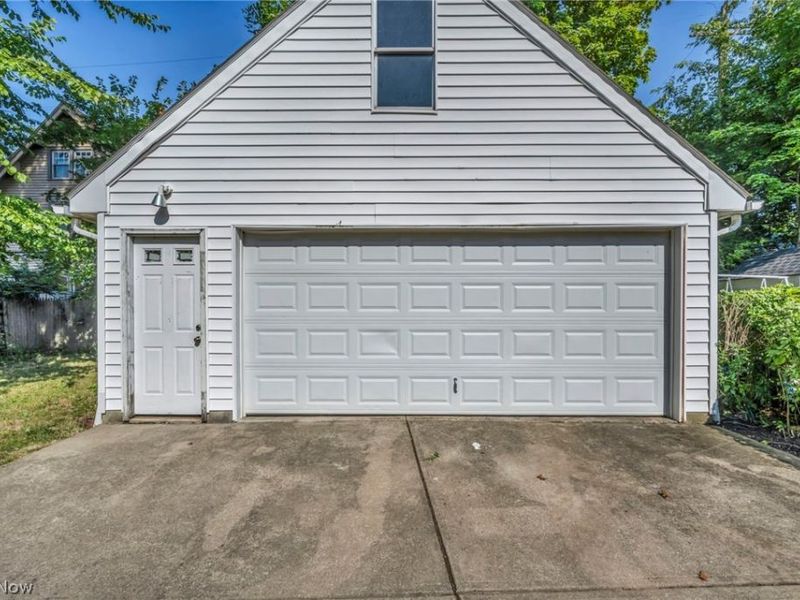 1659 Lee Road, Cleveland, OH 44118 Photo 43