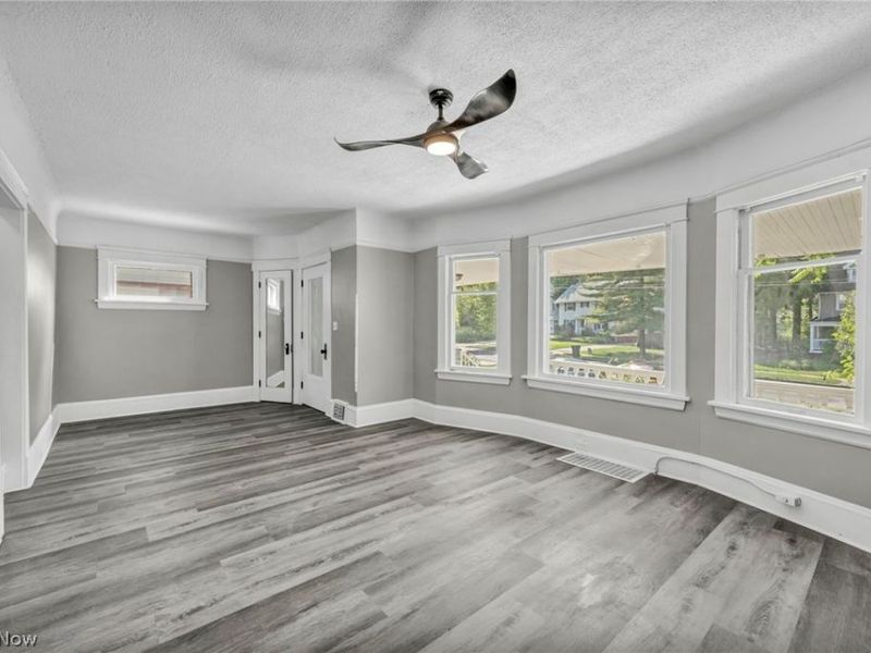 1659 Lee Road, Cleveland, OH 44118 Photo 5