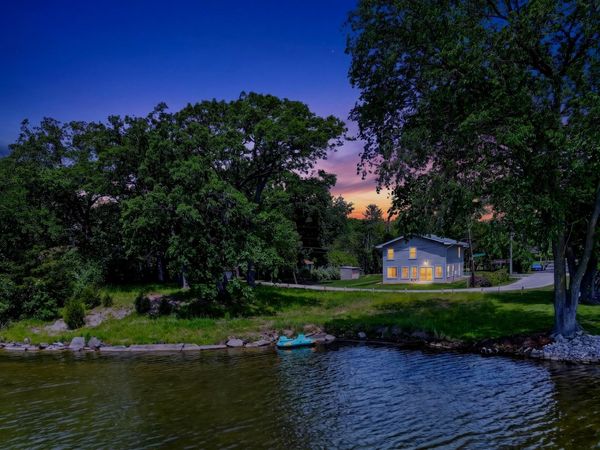 172 E Lakeview Avenue , Round Lake Beach, IL 60073