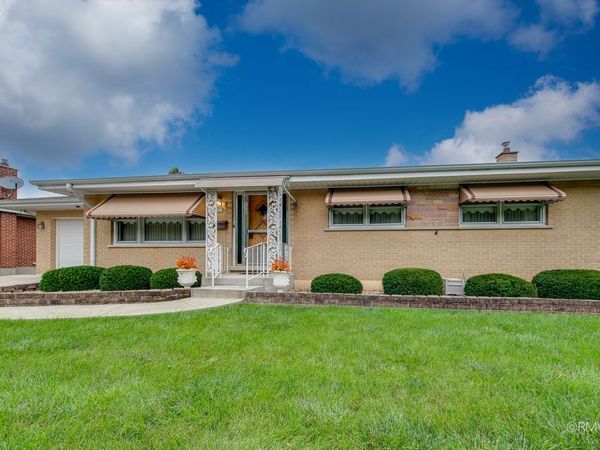 227 N Mill Road , Wood Dale, IL 60191