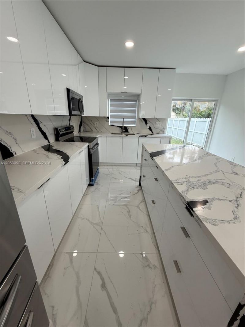 2100 NW 102nd St, Unit 1, Miami, FL 33147 Photo