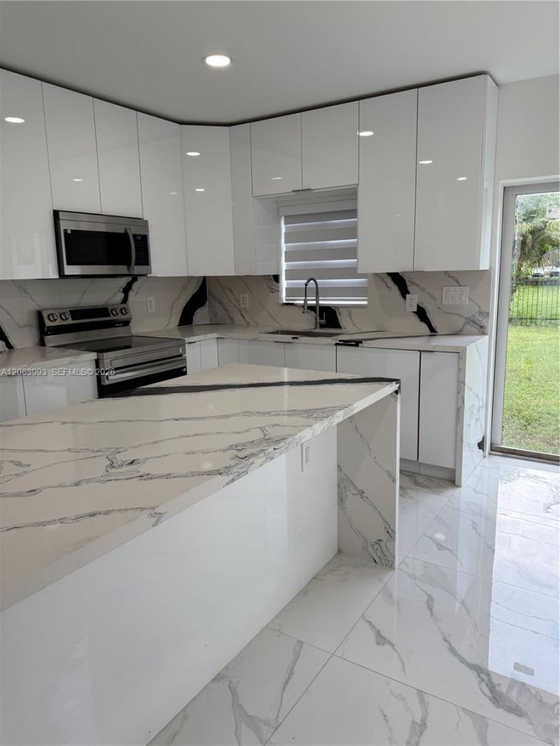 2100 NW 102nd St, Unit 1, Miami, FL 33147 Photo